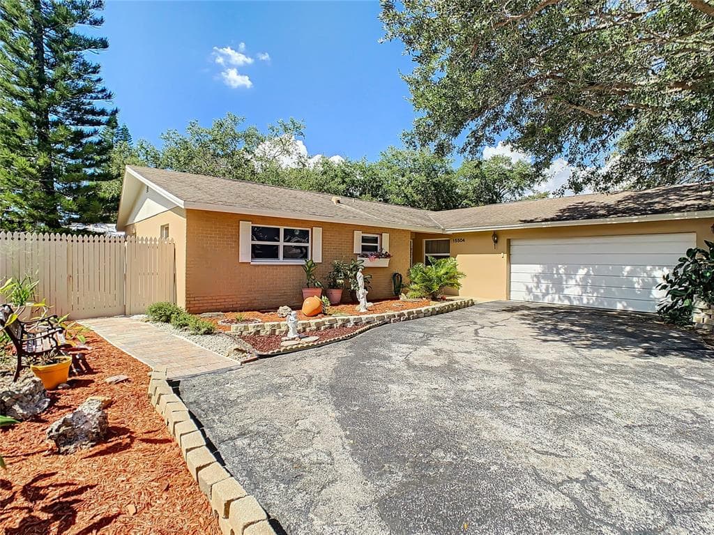 15504 CROMWELL DRIVE CLEARWATER, FL 33764