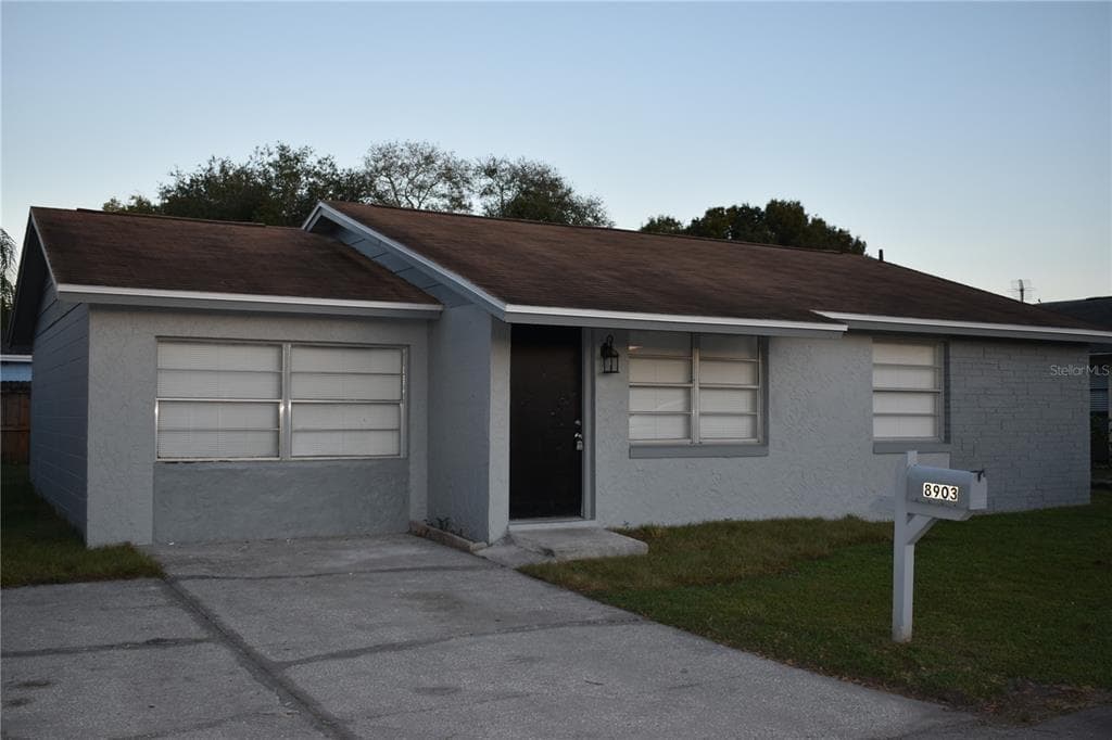 8903 ROCKY RUN COURT TAMPA, FL 33634
