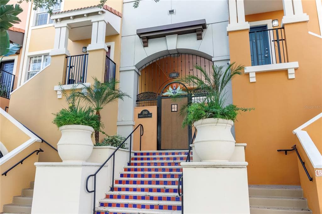 200 4TH AVENUE S UNIT 323 ST PETERSBURG, FL 33701