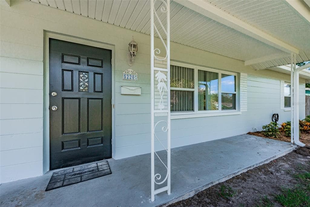 5220 16TH AVENUE N ST PETERSBURG, FL 33710