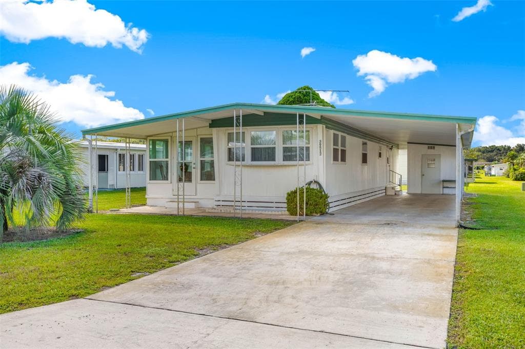 39512 ROCKFORD AVENUE ZEPHYRHILLS, FL 33542