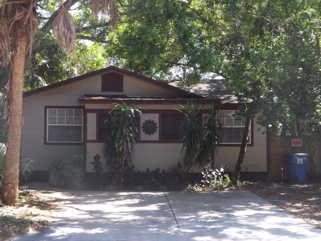 1816 34TH AVENUE N ST PETERSBURG, FL 33713