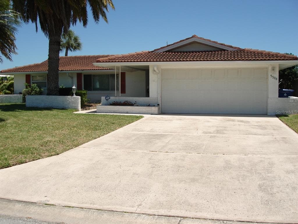 5308 PILOTS PLACE NEW PORT RICHEY, FL 34652