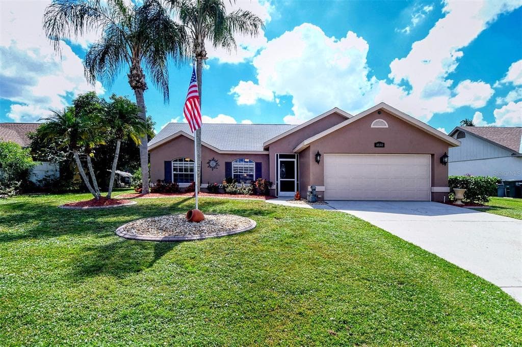 4840 9TH AVENUE E BRADENTON, FL 34208
