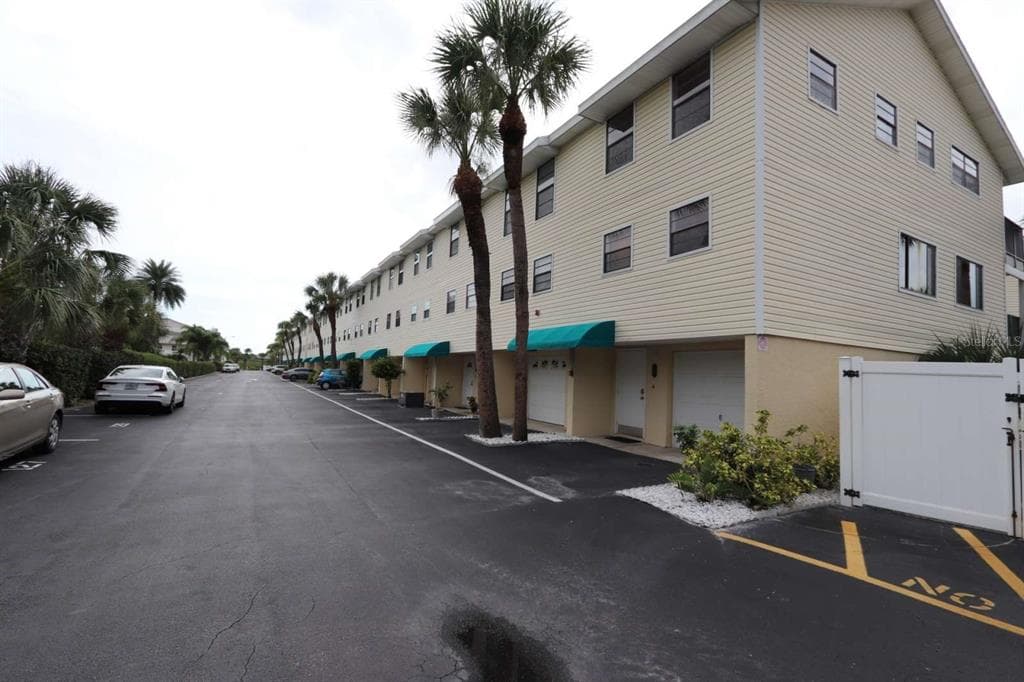 19807 GULF BOULEVARD UNIT 111 INDIAN SHORES, FL 33785
