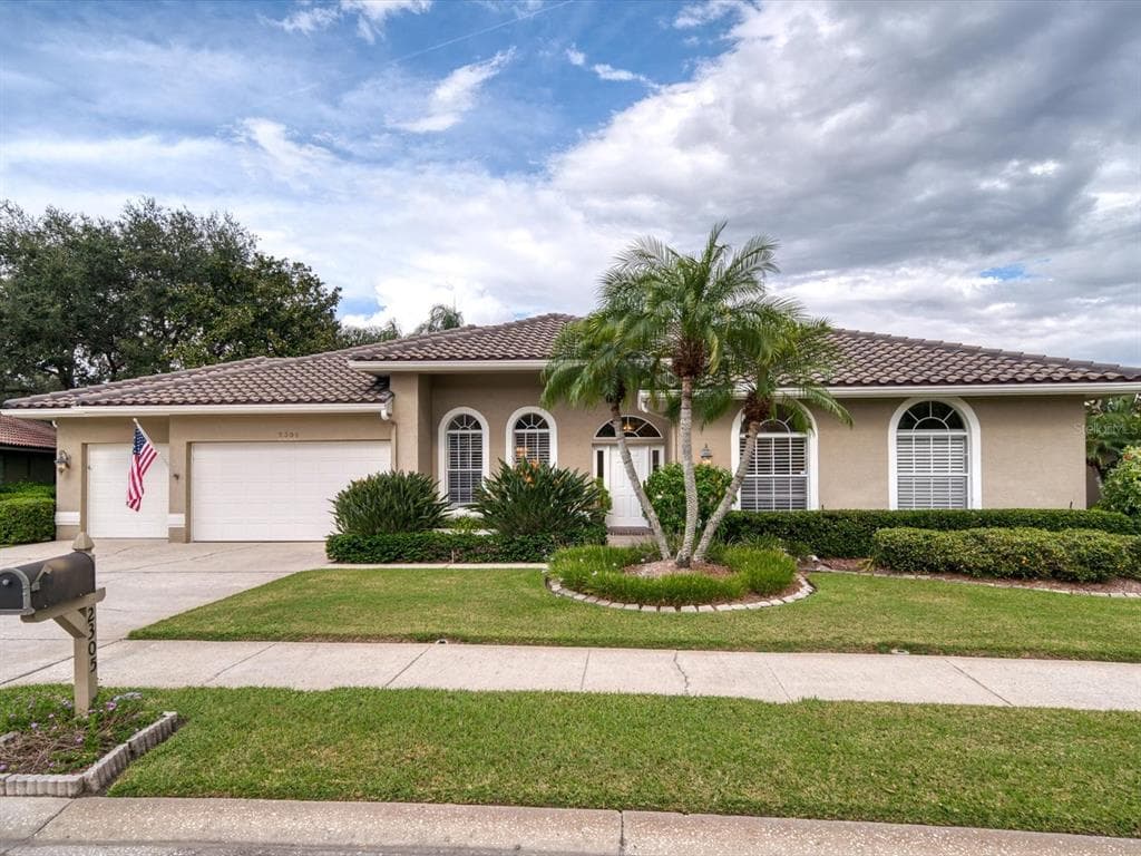 2305 OXFORD COURT SAFETY HARBOR, FL 34695