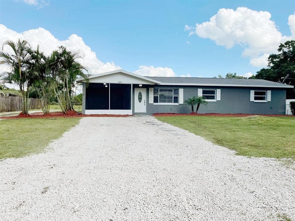 3018 DER ROAD PLANT CITY, FL 33566