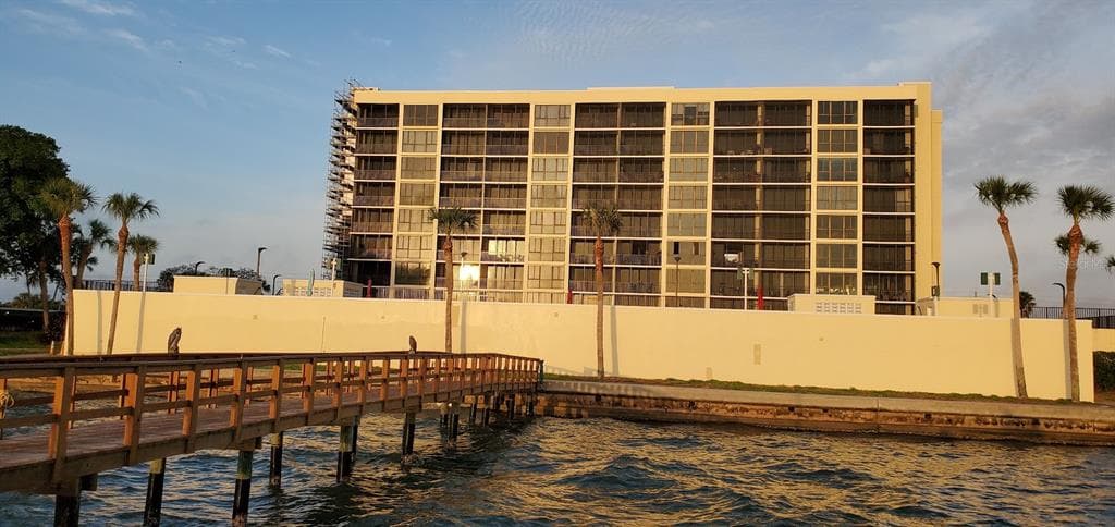 7100 SUNSHINE SKYWAY LANE S UNIT 505 ST PETERSBURG, FL 33711