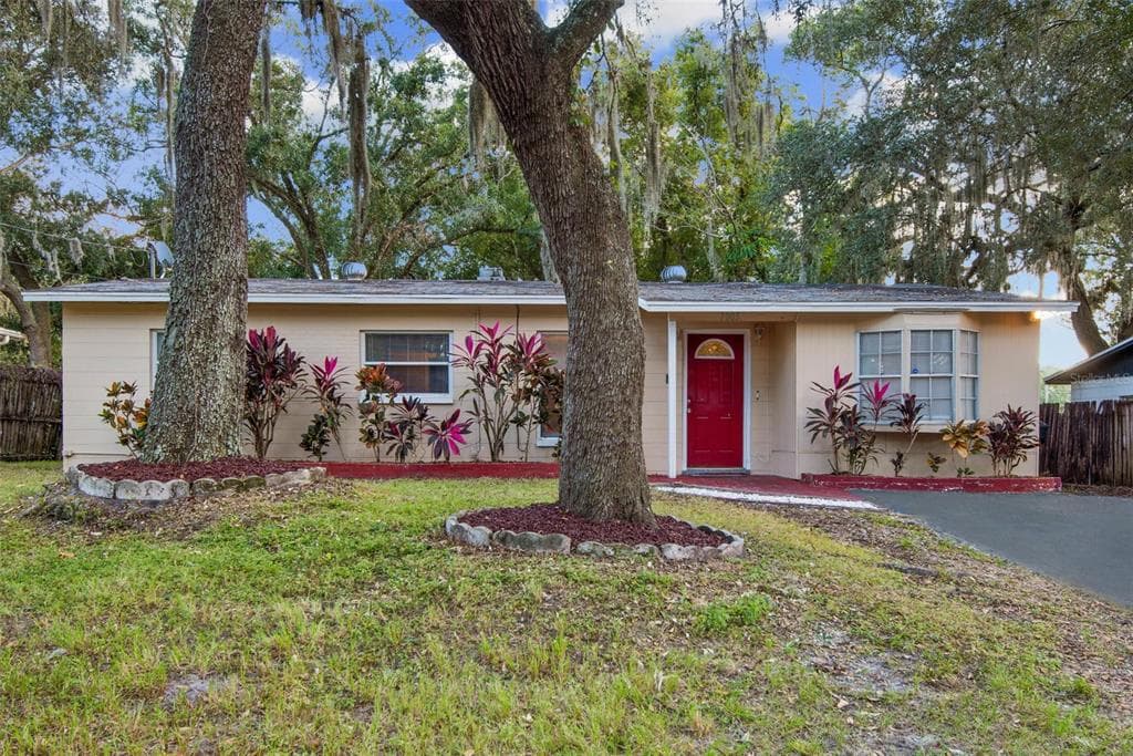 7005 TAMARACK DRIVE TAMPA, FL 33637