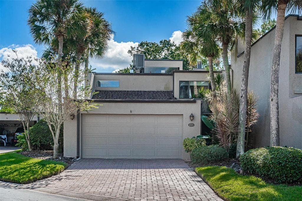 4520 ROLLING GREEN LANE TAMPA, FL 33618
