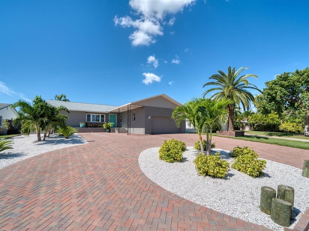 3092 E VINA DEL MAR BOULEVARD ST PETE BEACH, FL 33706
