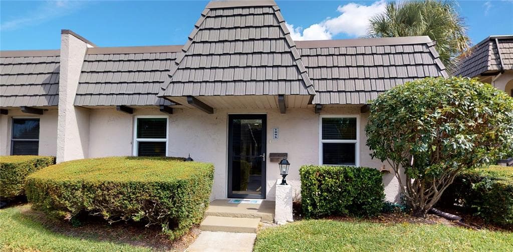 1006 CORDOVA GREEN SEMINOLE, FL 33777