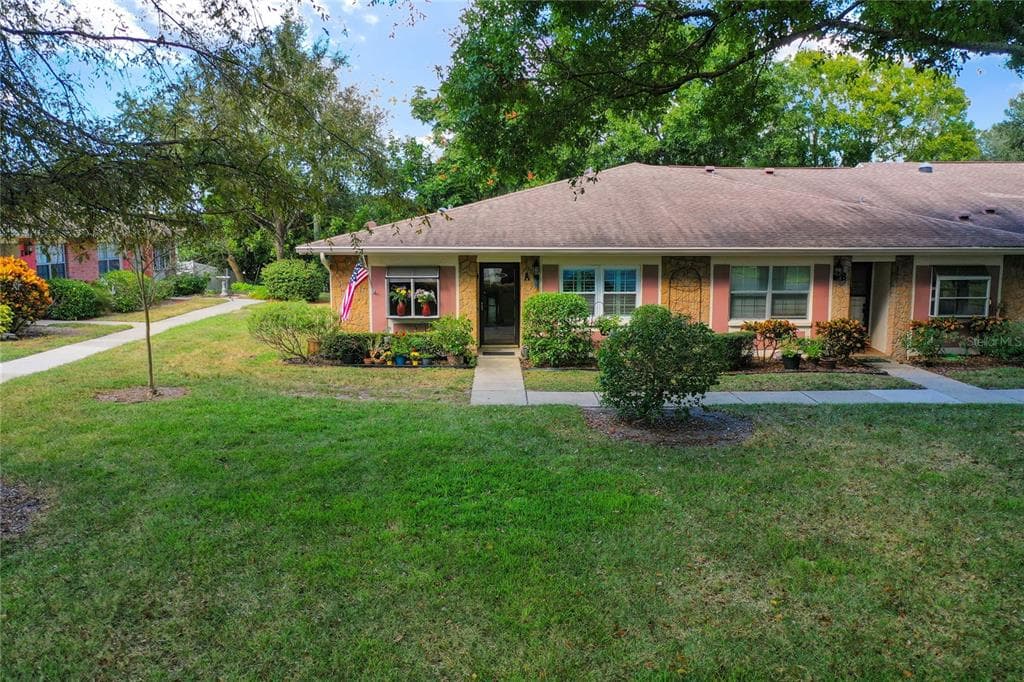 2290 LARK CIRCLE W UNIT A PALM HARBOR, FL 34684