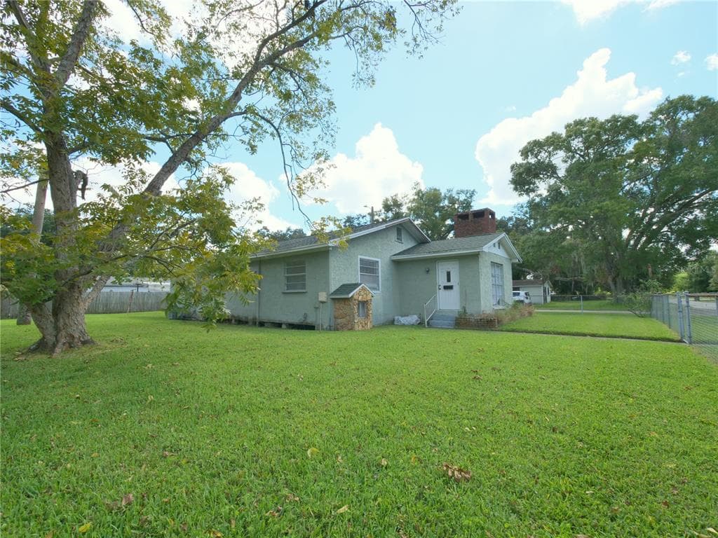 10008 MASSACHUSETTS STREET GIBSONTON, FL 33534