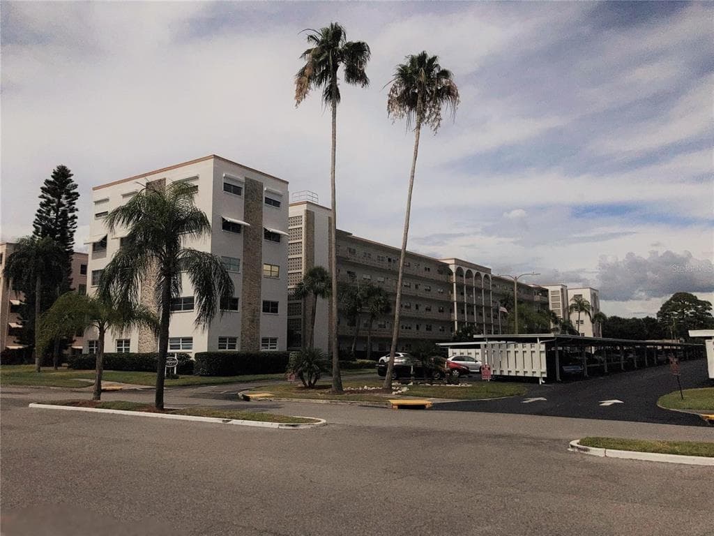 5603 80TH STREET N UNIT 415 ST PETERSBURG, FL 33709