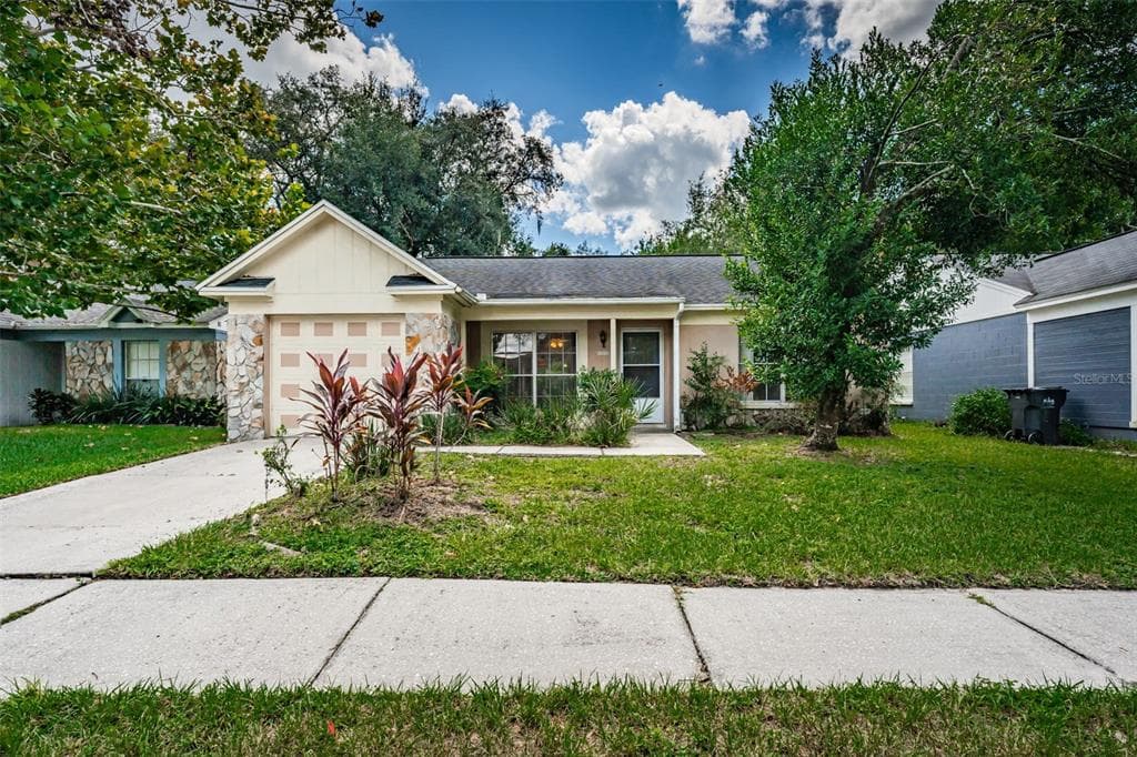 8519 MISTY RIVER COURT TAMPA, FL 33637
