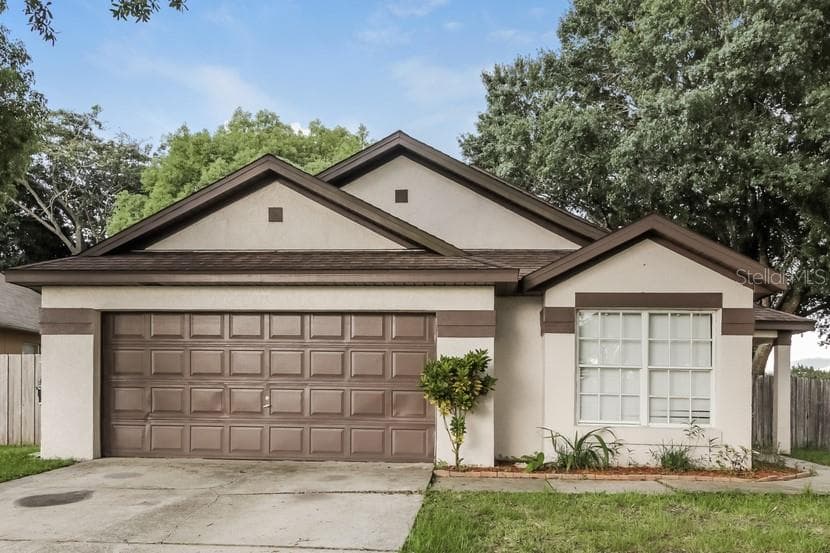 945 LITTLE CREEK ROAD ORLANDO, FL 32825
