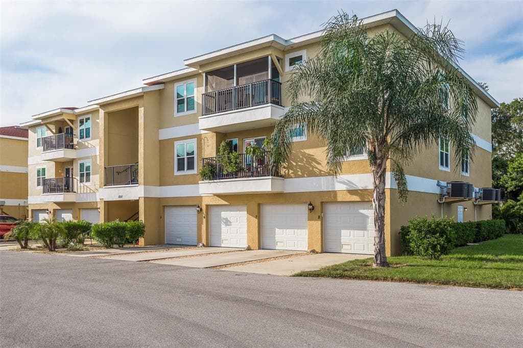 5111 ROYAL PALMS WAY UNIT 204