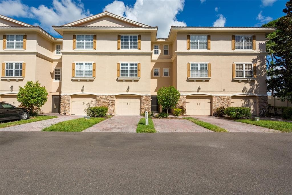 5037 BLUE RUNNER COURT NEW PORT RICHEY, FL 34652