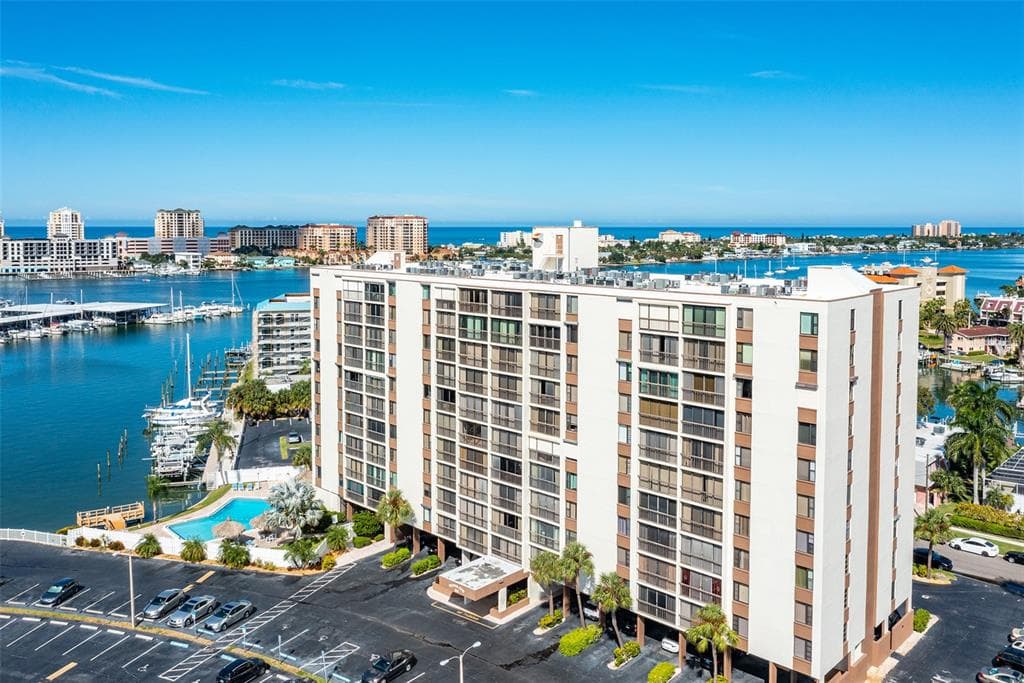 255 DOLPHIN POINT UNIT 605 CLEARWATER, FL 33767