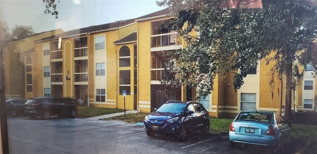 5279 IMAGES CIRCLE UNIT 103 KISSIMMEE, FL 34746
