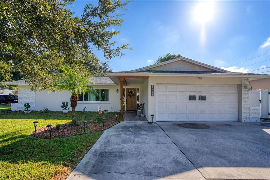 1911 MEADOW DRIVE CLEARWATER, FL 33763
