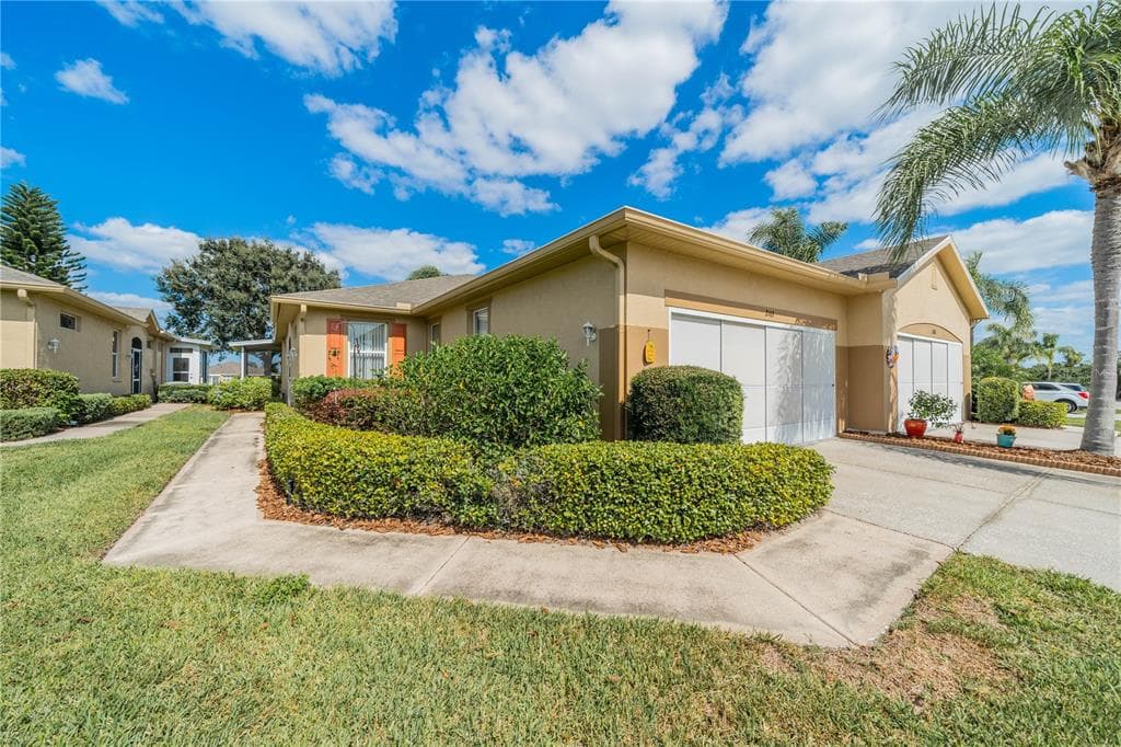 2103 ACADIA GREENS DRIVE UNIT 2103 SUN CITY CENTER, FL 33573