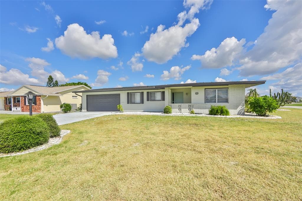 1501 ALLEGHENY DRIVE SUN CITY CENTER, FL 33573
