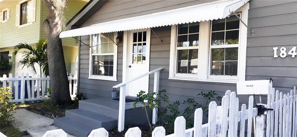 1844 MONTANA AVENUE NE ST PETERSBURG, FL 33703