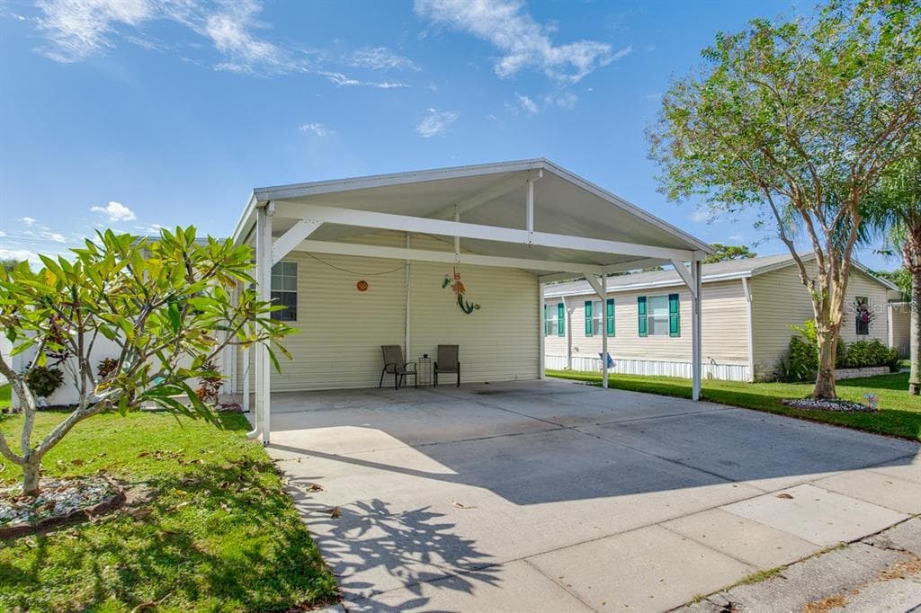 8335 FANTASIA PARK WAY RIVERVIEW, FL 33578