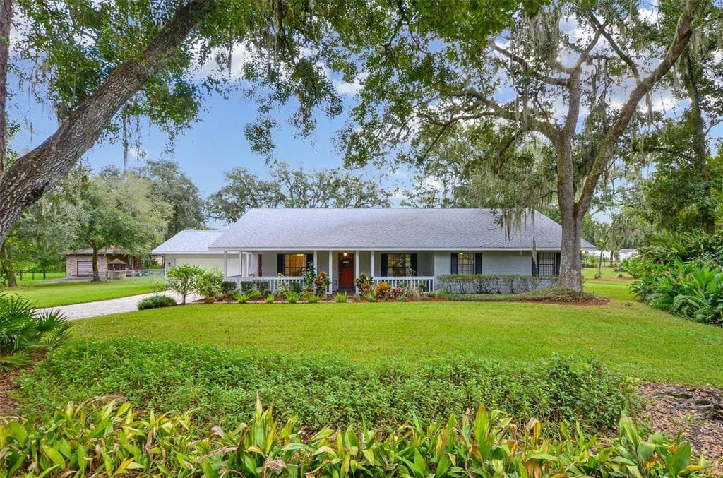 2604 STAFFORD WOODS PLACE PLANT CITY, FL 33565