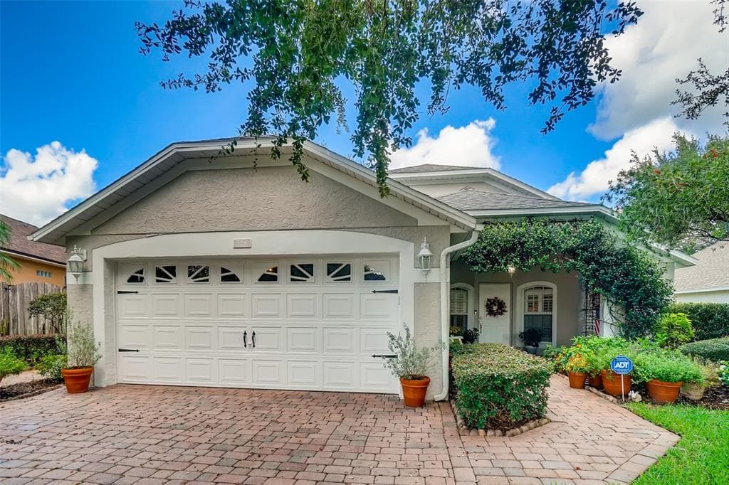 346 PINE SPRINGS DRIVE DEBARY, FL 32713