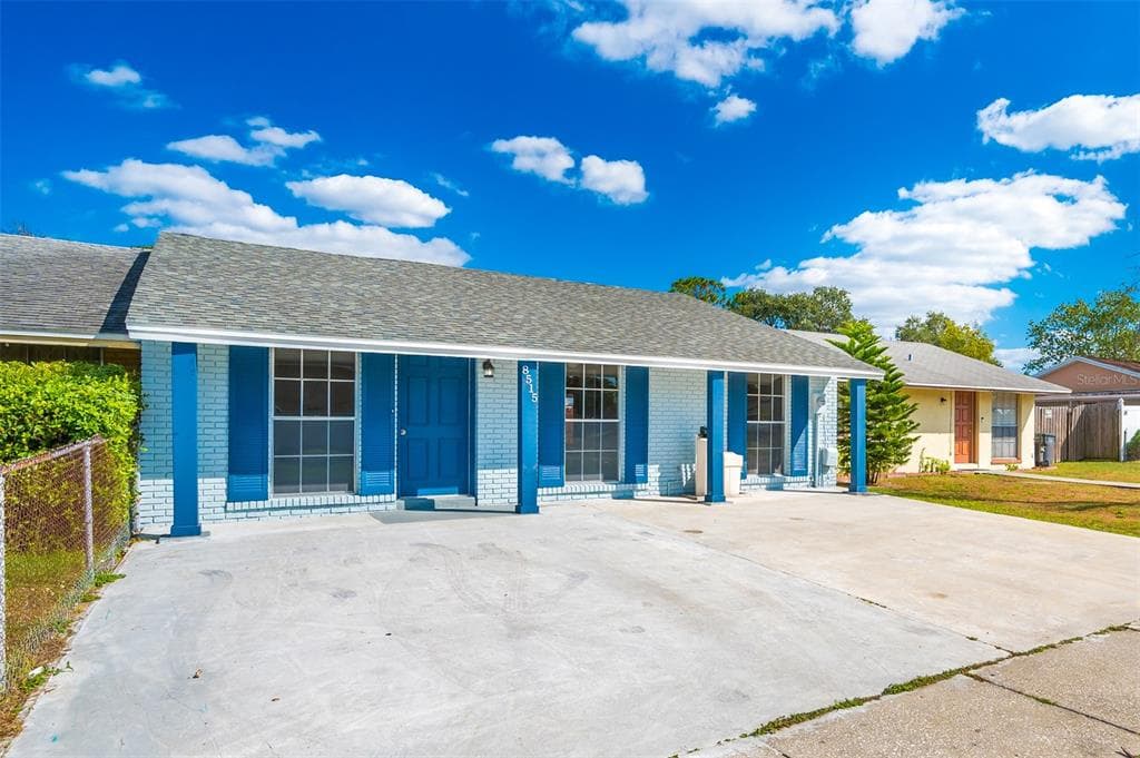 8515 FOXHALL DRIVE TAMPA, FL 33615