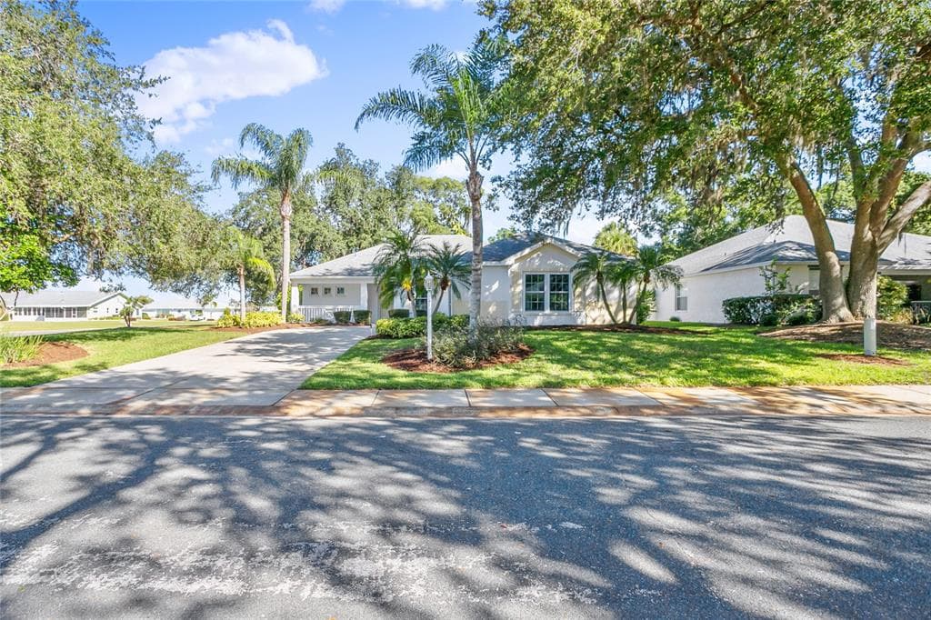 1437 BLUEWATER DRIVE SUN CITY CENTER, FL 33573