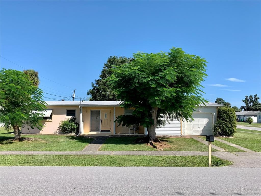 2174 HARIET STREET PORT CHARLOTTE, FL 33952