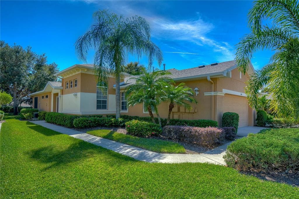 1916 SIFIELD GREENS WAY UNIT 1916 SUN CITY CENTER, FL 33573
