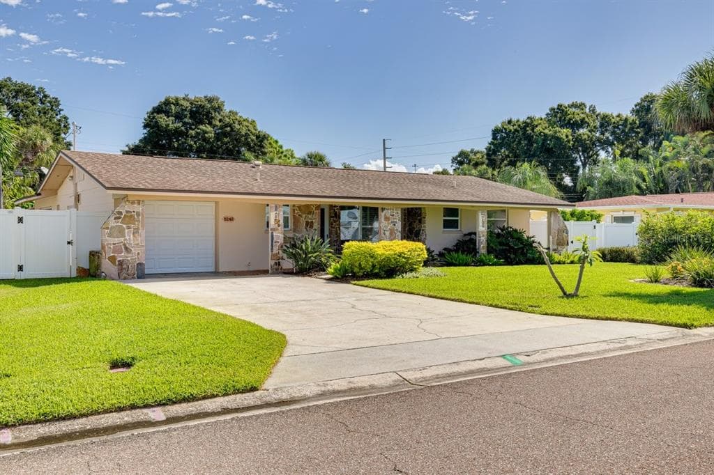 5248 37TH WAY S ST PETERSBURG, FL 33711