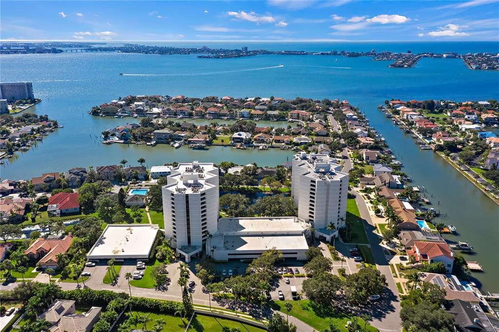 5940 PELICAN BAY PLAZA S UNIT 801 GULFPORT, FL 33707