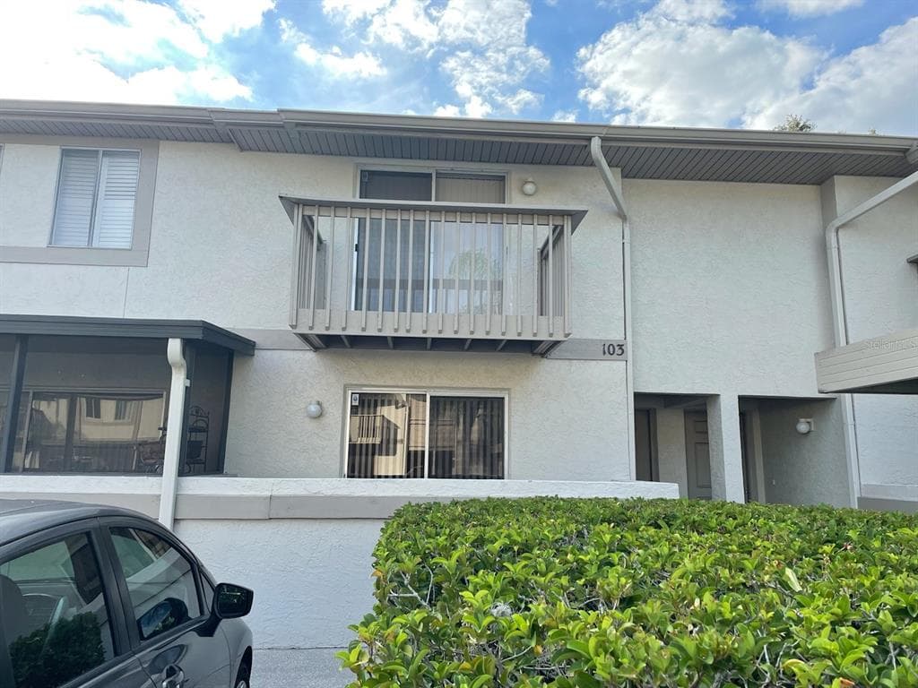 103 BOUGH AVENUE UNIT 103 CLEARWATER, FL 33760