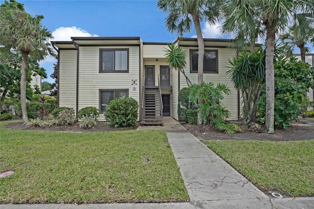 366 MOORINGS COVE DRIVE UNIT 5B TARPON SPRINGS, FL 34689