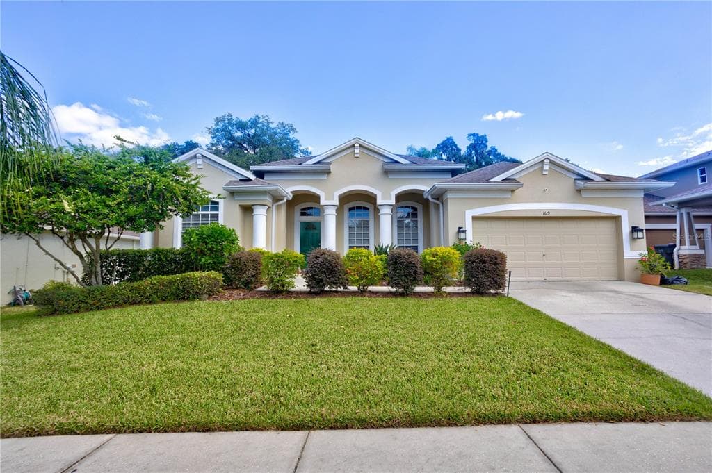 1619 GRAND HERITAGE BOULEVARD VALRICO, FL 33594
