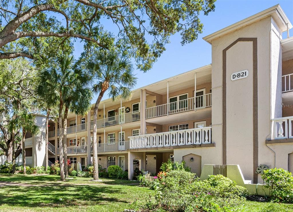 821 PATRICIA AVENUE UNIT 204 DUNEDIN, FL 34698