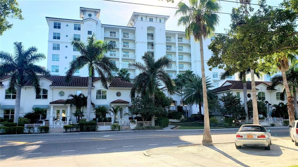 1325 NE SNELL ISLE BOULEVARD NE UNIT 711