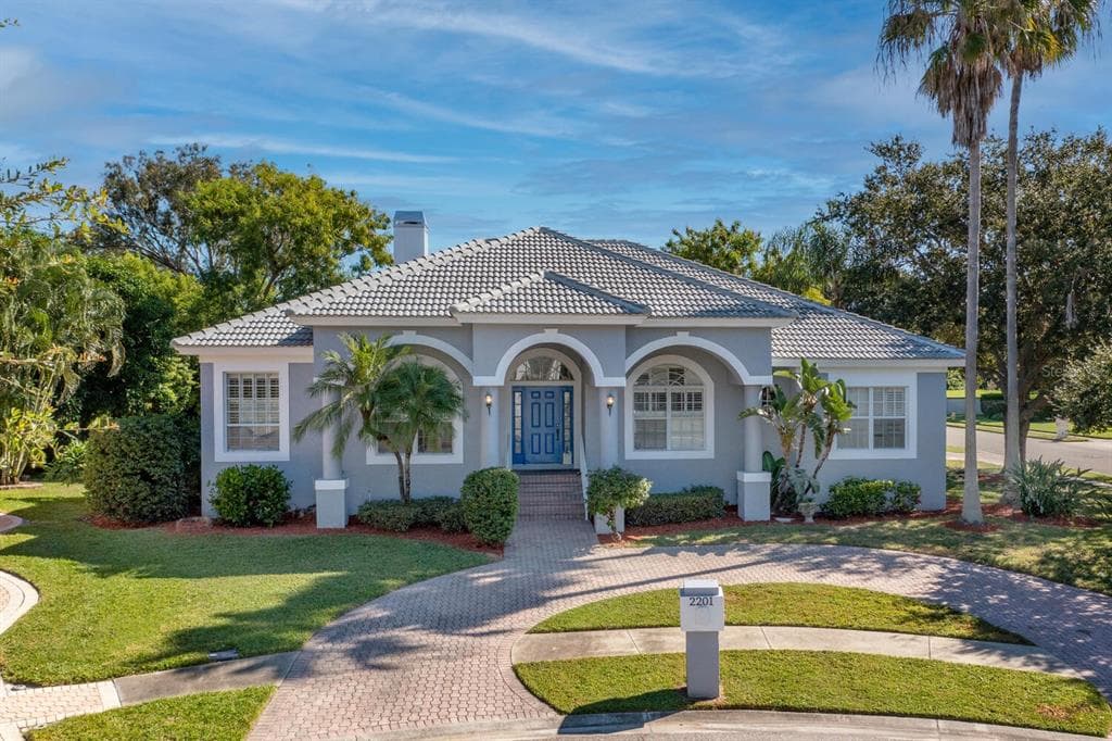 2201 PASADENA PLACE S GULFPORT, FL 33707