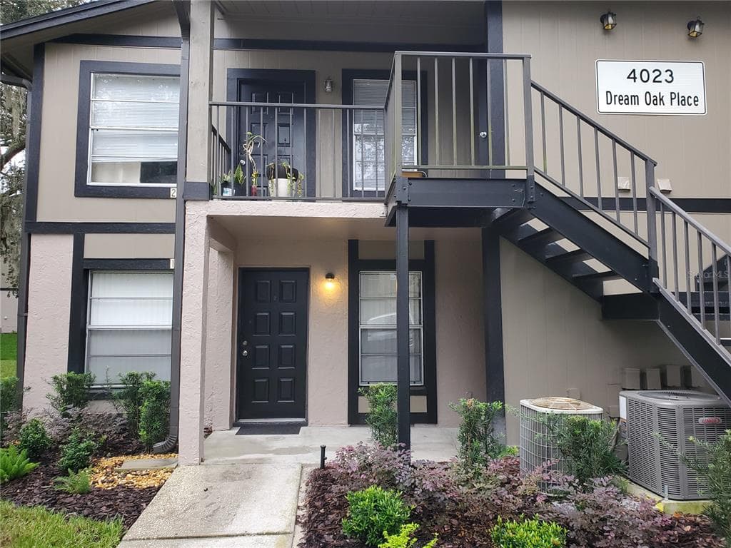 4023 DREAM OAK PLACE UNIT 104 TAMPA, FL 33613