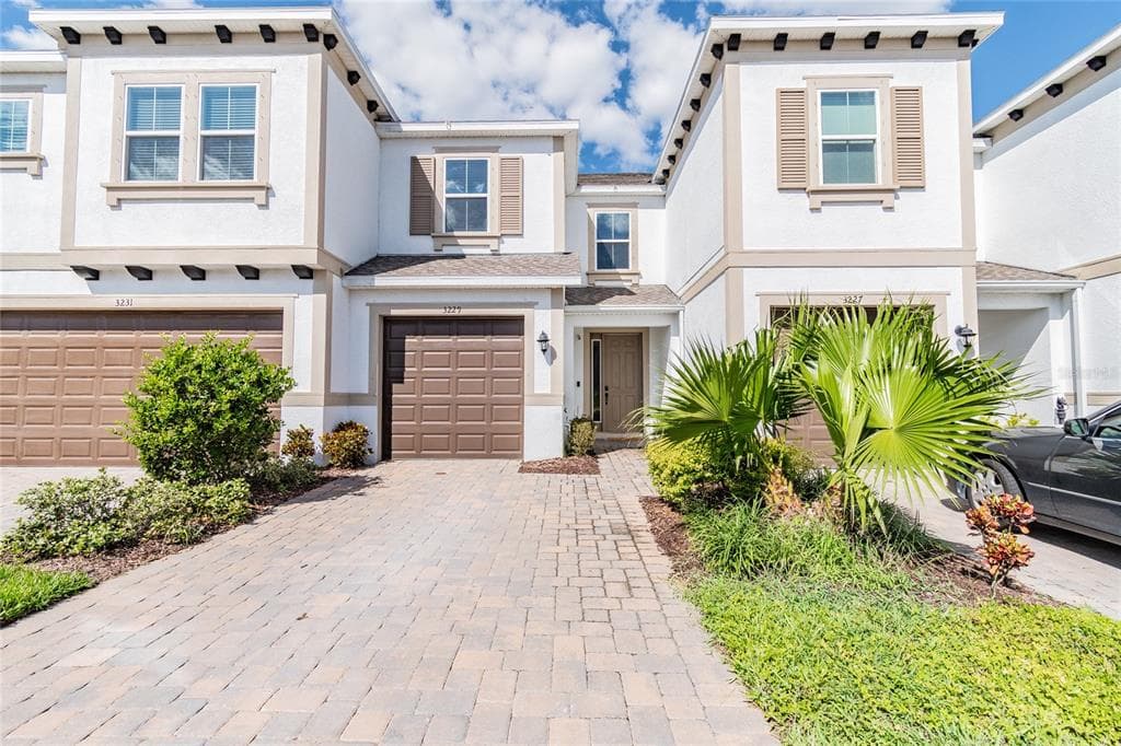 3229 PAINTED BLOSSOM COURT LUTZ, FL 33558