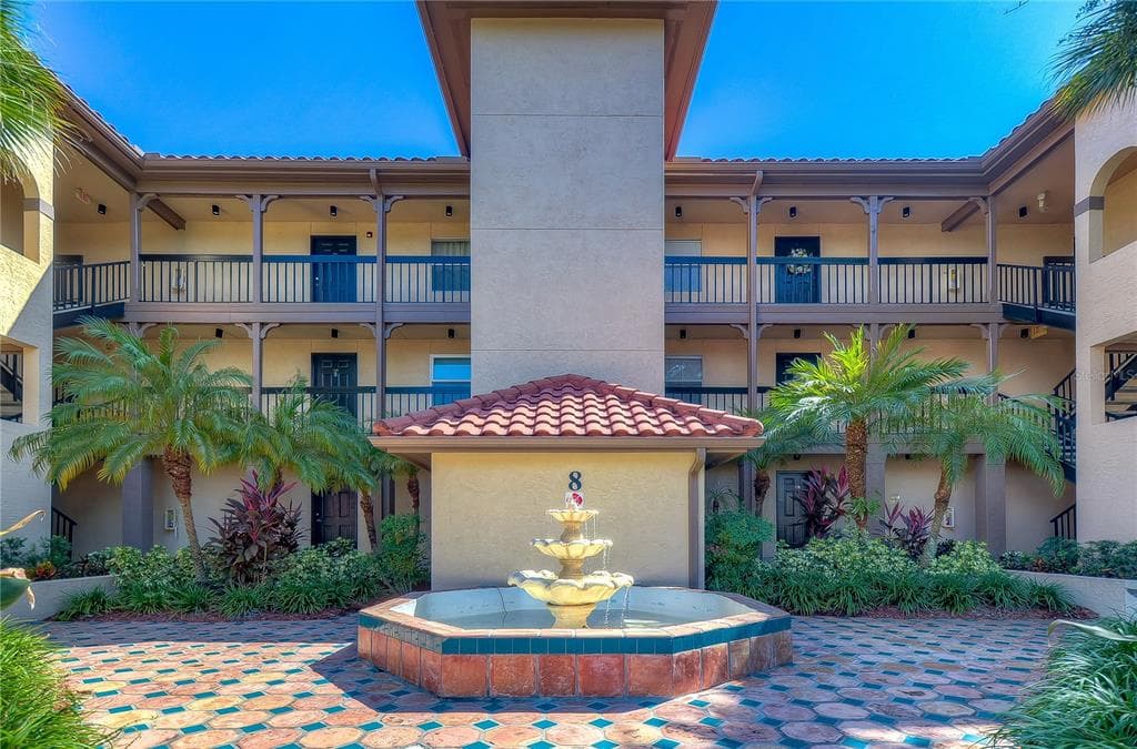 2400 FEATHER SOUND DRIVE UNIT 827 CLEARWATER, FL 33762
