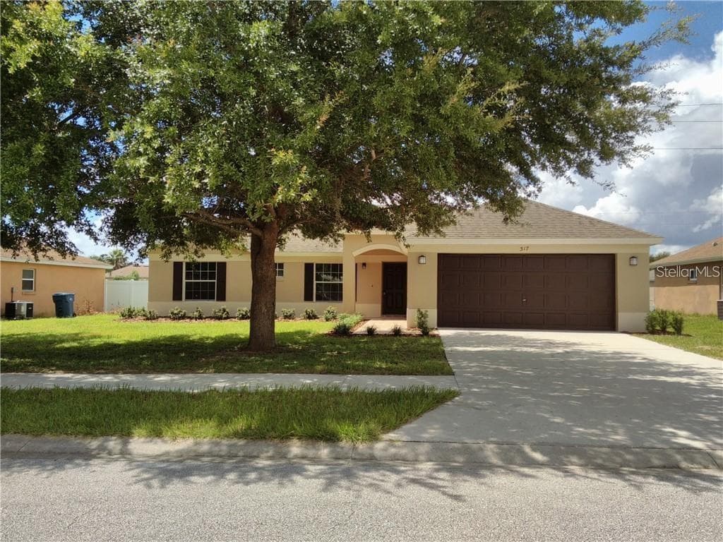 317 COVENT GARDENS PLACE DELTONA, FL 32725