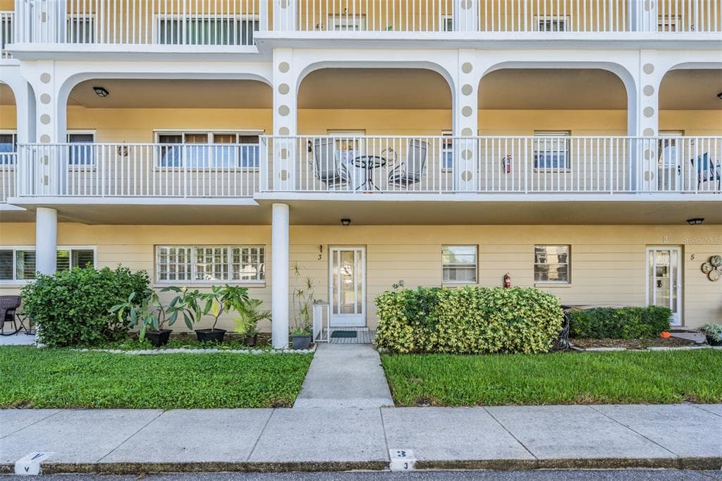 2321 ECUADORIAN WAY UNIT 3 CLEARWATER, FL 33763