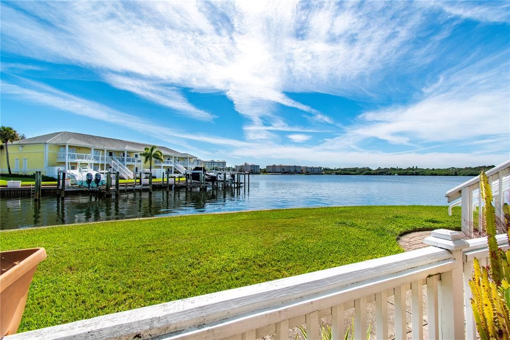 5141 SALMON DRIVE SE UNIT A ST PETERSBURG, FL 33705